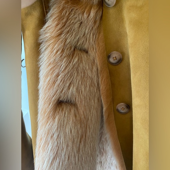 Women's Sheepskin Coat - Picture 3 of 14